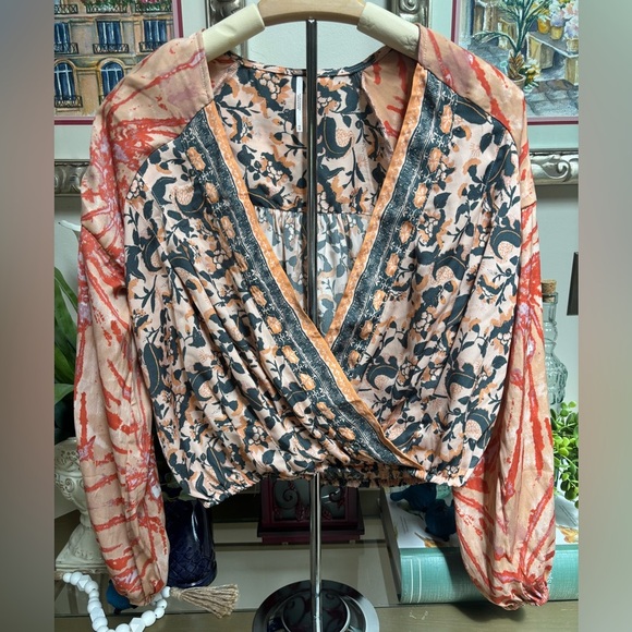 FREE PEOPLE BOHEMIAN PRINT CRUISIN TOGETHER FAUX WRAP V-NECK OVERSIZED TOP SZ XS - Picture 3 of 11